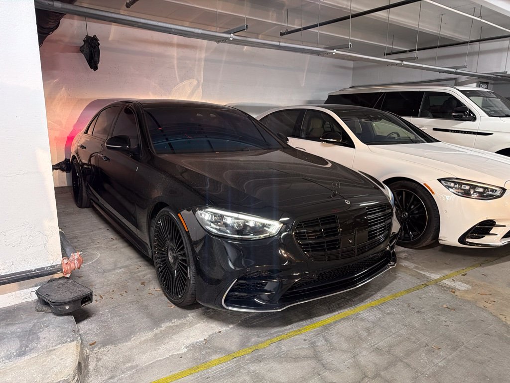 Used 2021 Black Mercedes-Benz S 580 image 1