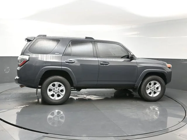 Used 2024  Toyota SR5 image 8