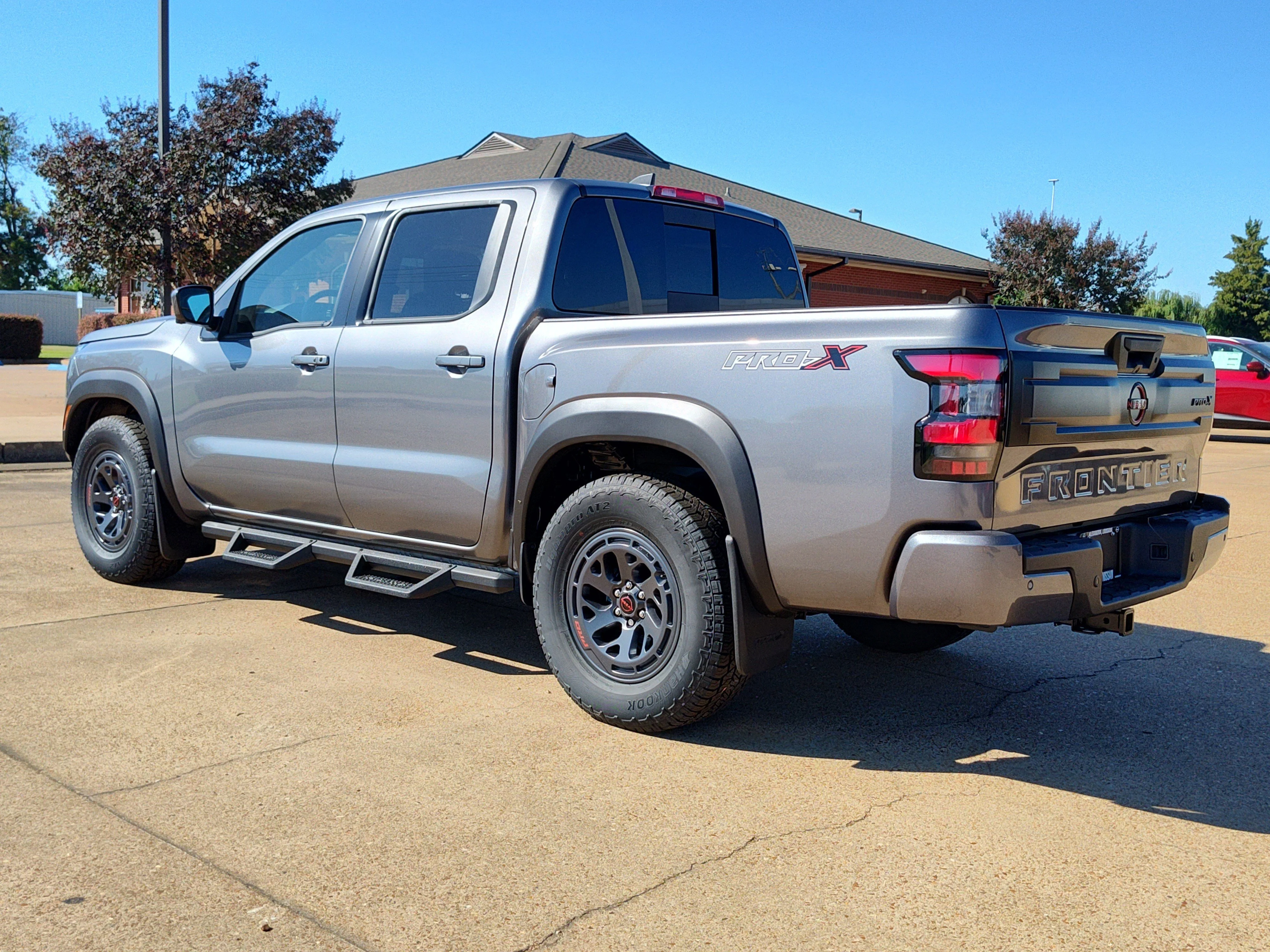2026 Nissan Frontier PRO-X - Photo 3