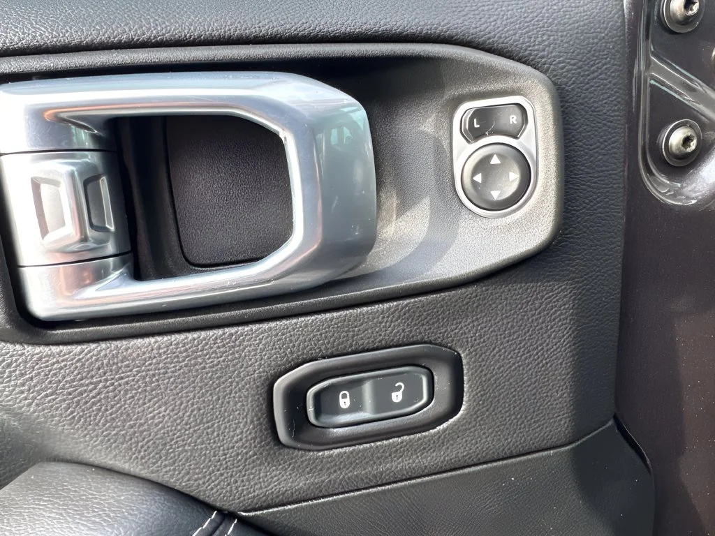 Used 2021 Gray Jeep Unlimited Sahara image 21