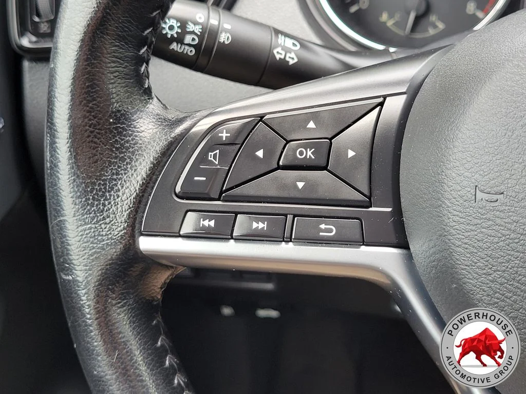 Used 2021 Silver Nissan SL image 29
