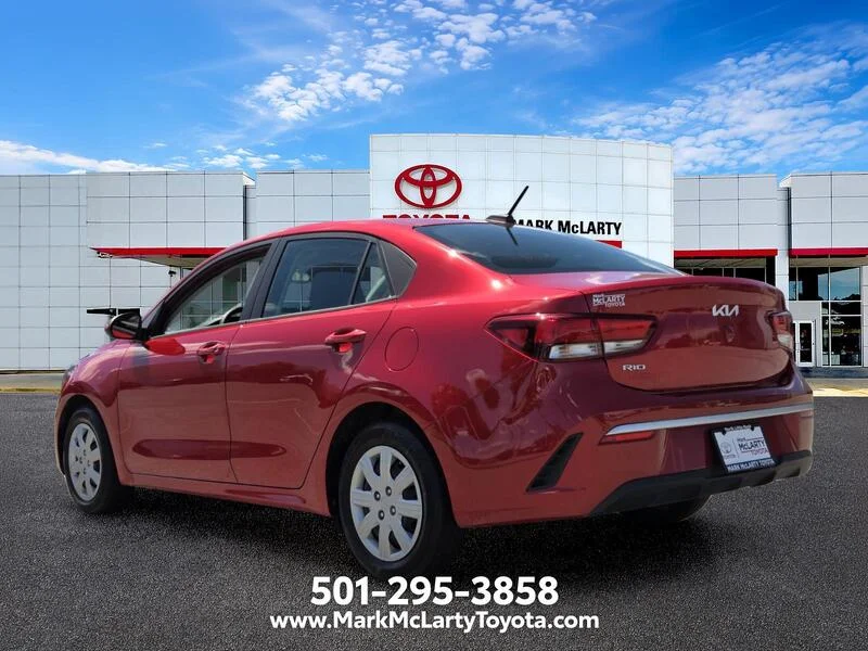 Used 2023 Currant Red KIA S IVT image 3