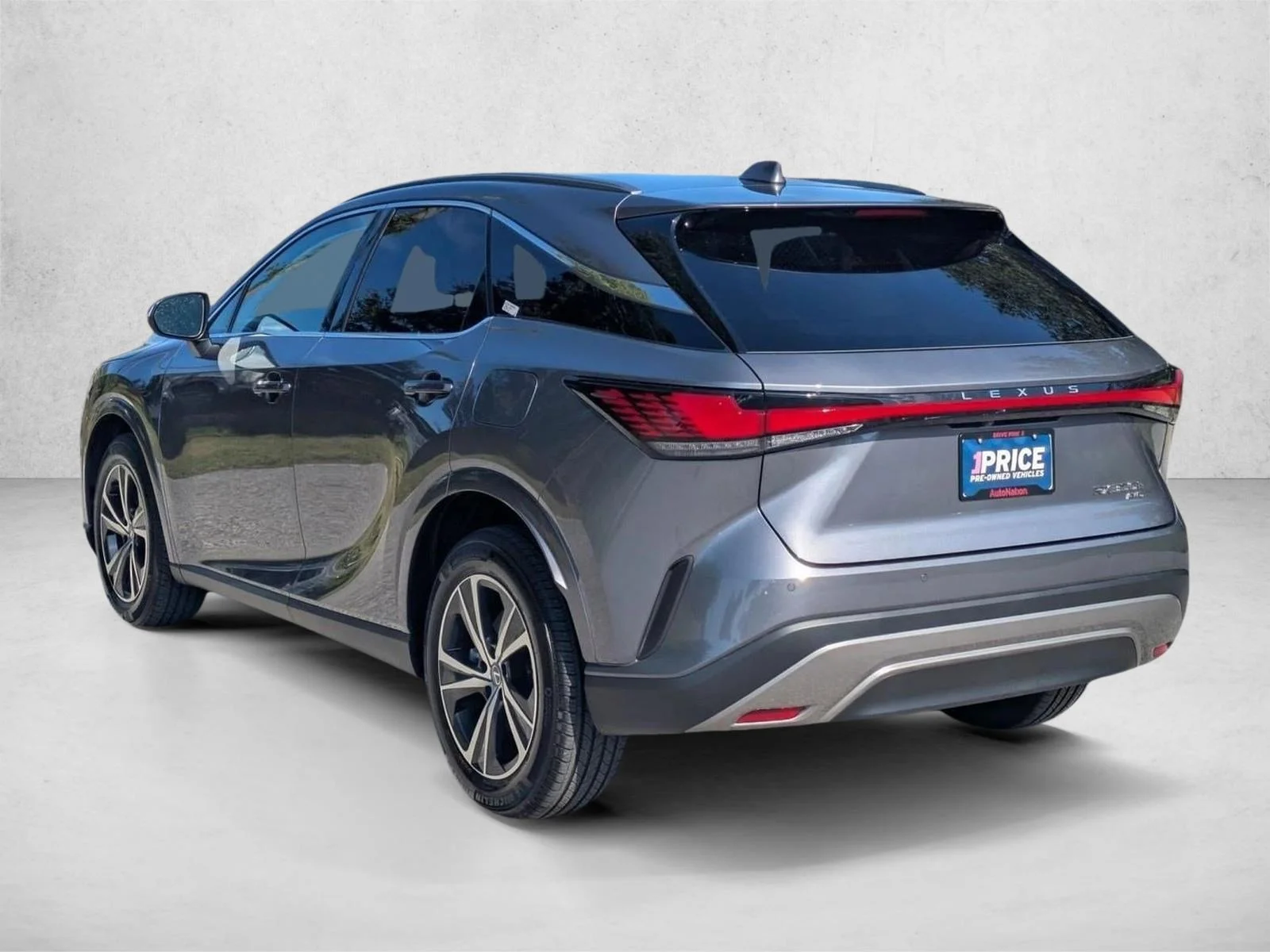 Used 2023 Nebula Gray Pearl Lexus RX 350h Premium image 8