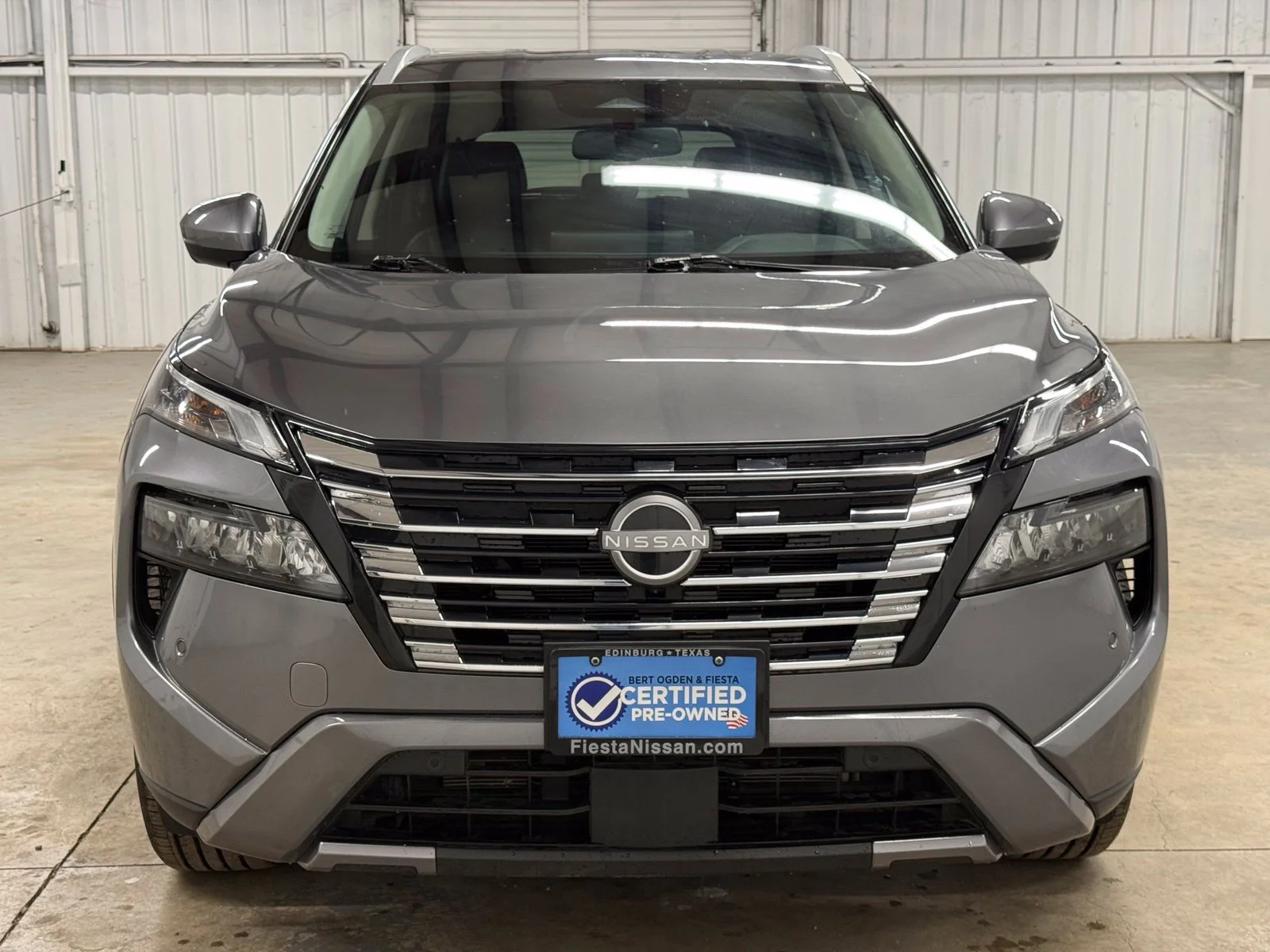 Used 2025 Gray Nissan SL image 2