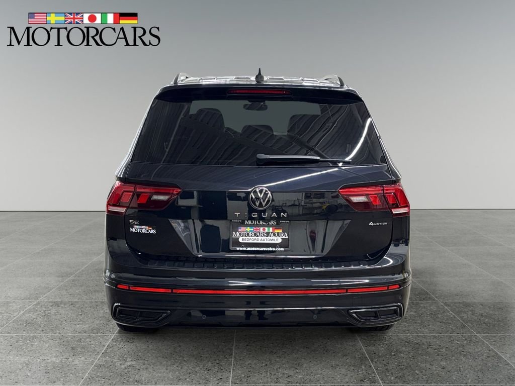 Used 2022 Deep Black Pearl Volkswagen 2.0T SE R-Line Black image 4