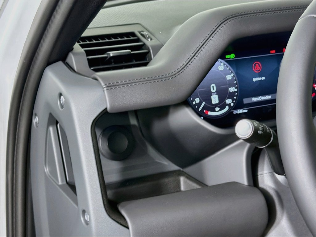 New 2026 Fuji White Land Rover X-Dynamic SE image 10