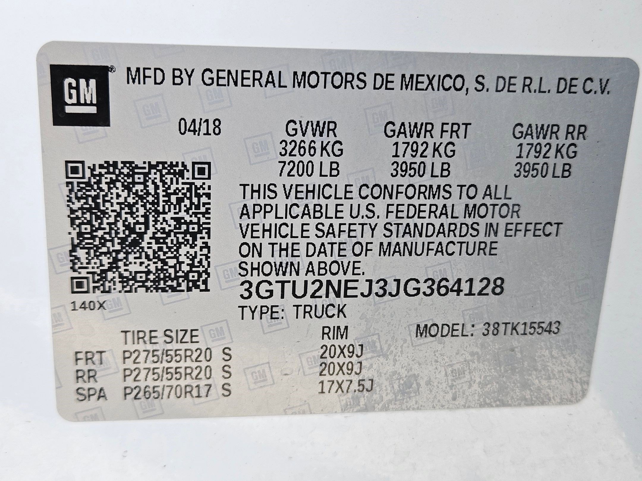 Used 2018 White Frost Tricoat GMC SLT image 35