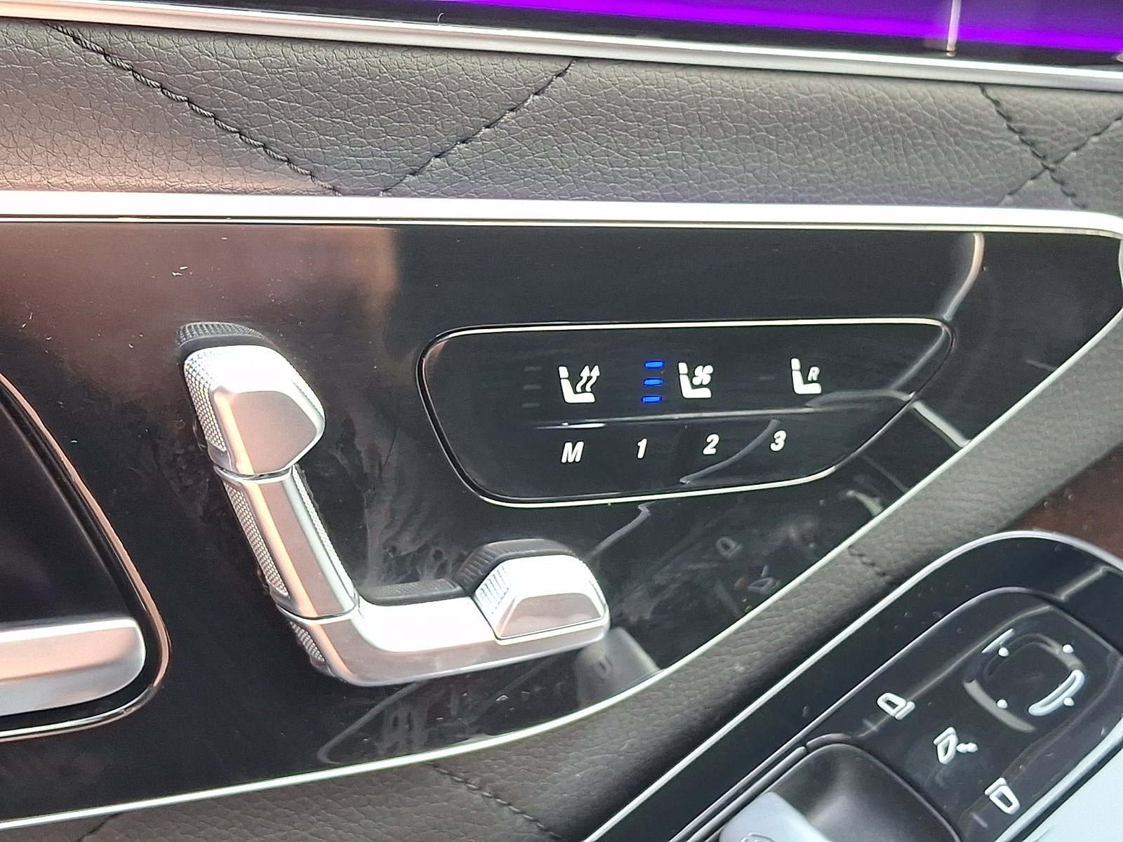 Certified Used 2024 Black - 040 Mercedes-Benz 4MATIC® image 28