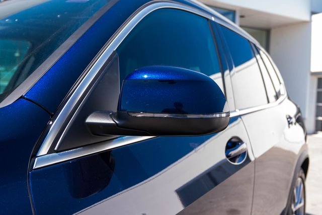 New 2026 Tanzanite Blue II Metallic BMW xDrive50e image 12