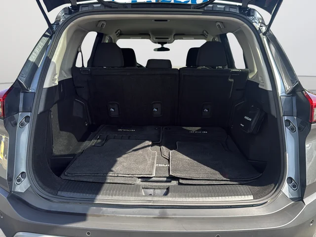 Used 2023 Gray Nissan S image 14