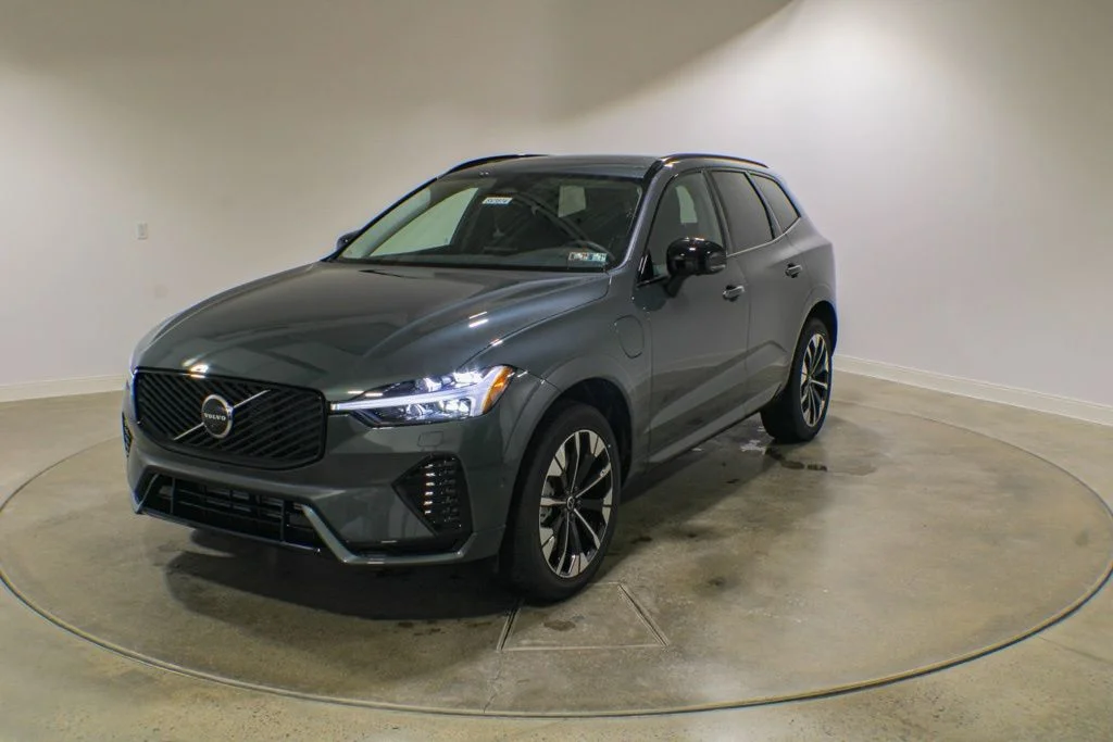 2026 Volvo XC60 T8 Plus Dark AWD's photo