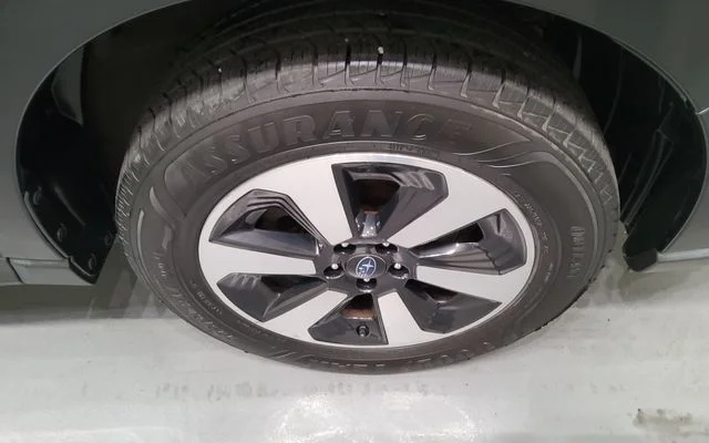Used 2018 Black Subaru 2.5i Limited image 29