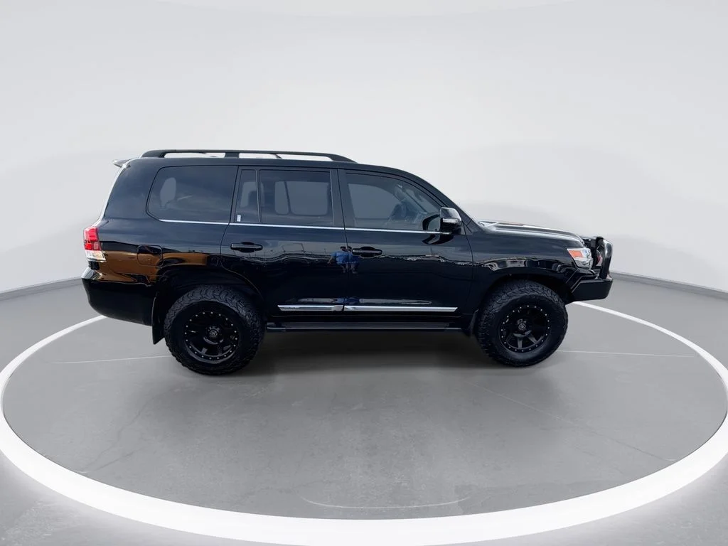 Used 2016 Black Toyota Base image 9