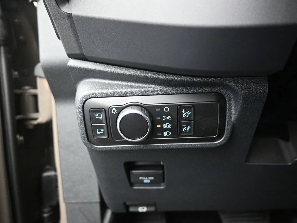 New 2025 Marsh Gray Ford Badlands image 11