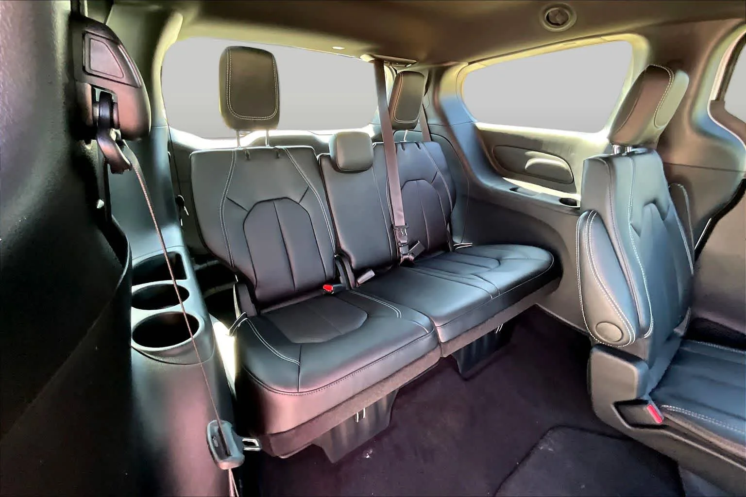 New 2026 Bright White Clearcoat Chrysler LX image 24