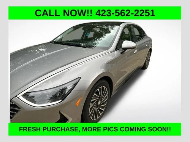 Used 2021 Silver Hyundai Limited image 1