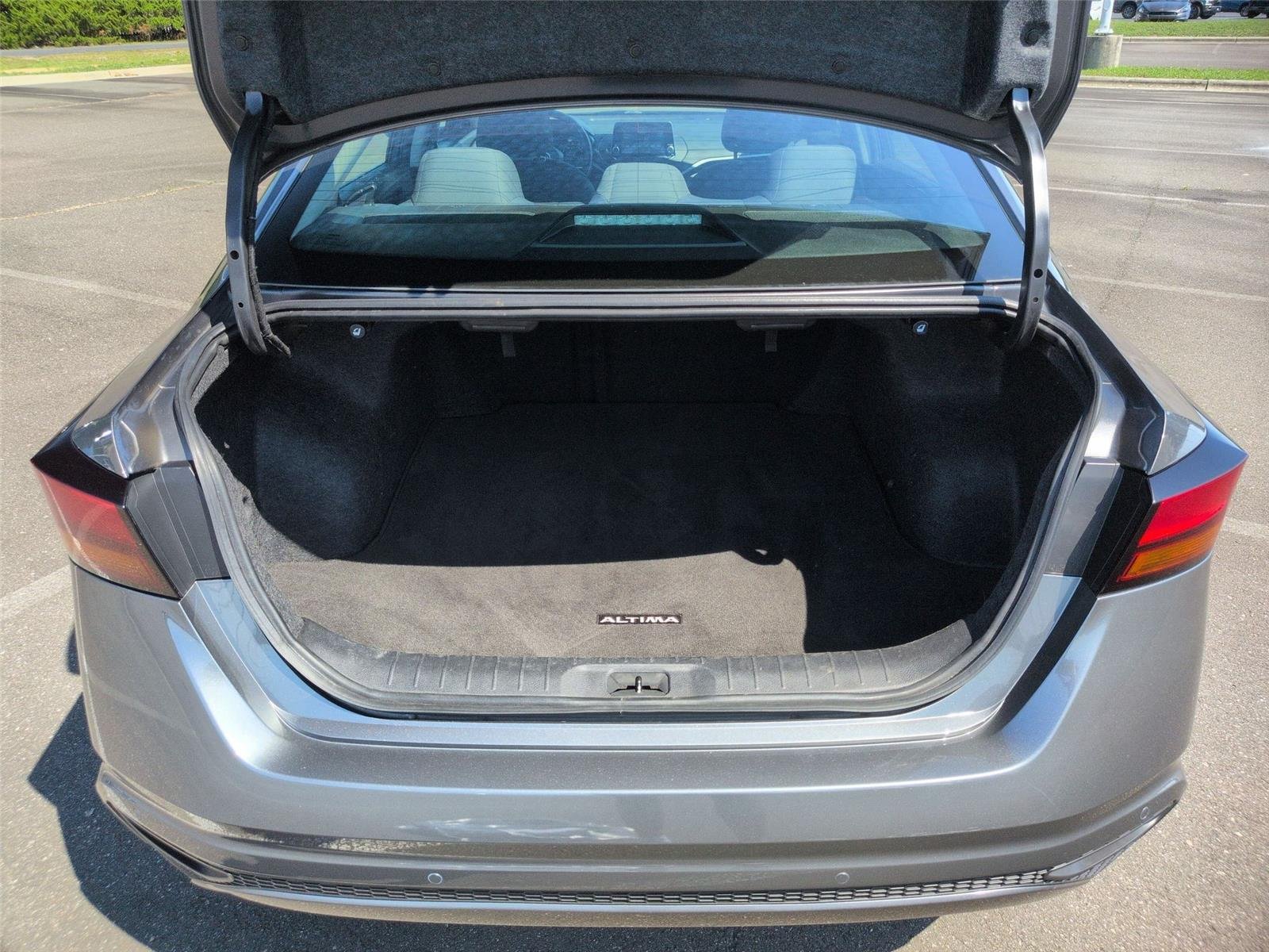 Used 2024 Gun Metallic Nissan 2.5 SV image 33