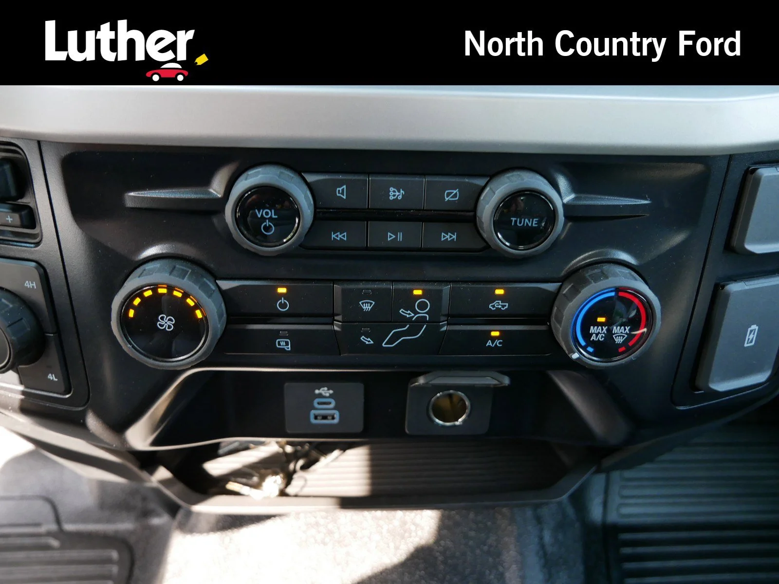 New 2024 Oxford White Ford F-450® XL image 23