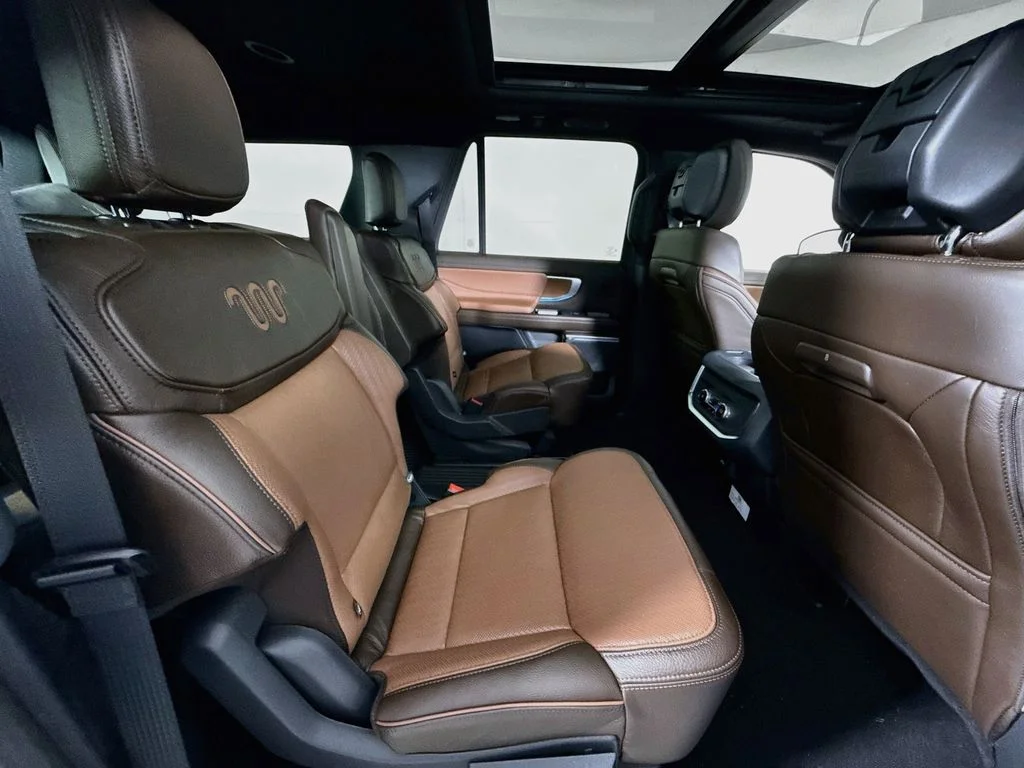 New 2027 Star White Metallic Tri-Coat Ford MAX King Ranch® image 30