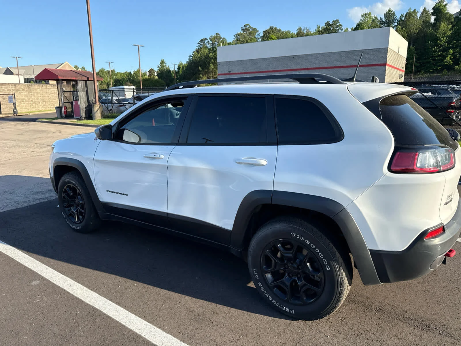 Used 2021 Bright White Clearcoat Jeep Trailhawk image 5