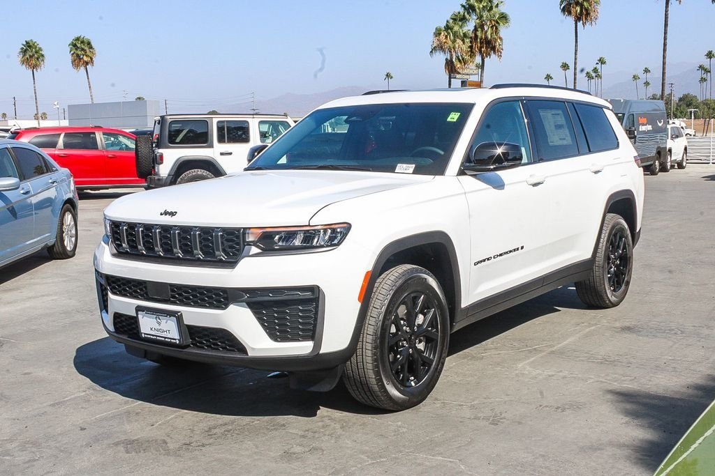New 2026 Bright White Clearcoat Jeep Altitude image 4