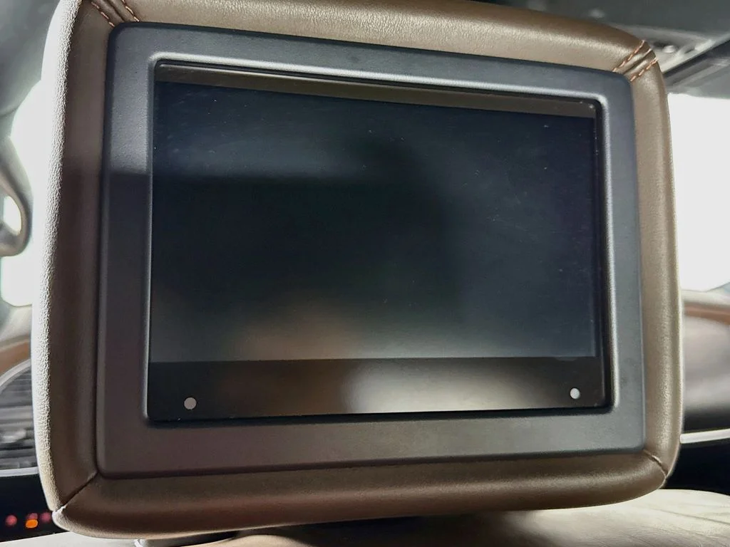 Used 2019 Black Nissan Platinum image 33