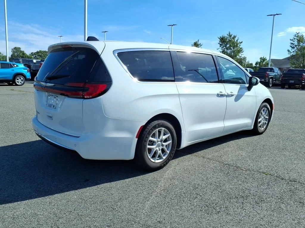 Used 2023 White Chrysler Touring L image 31