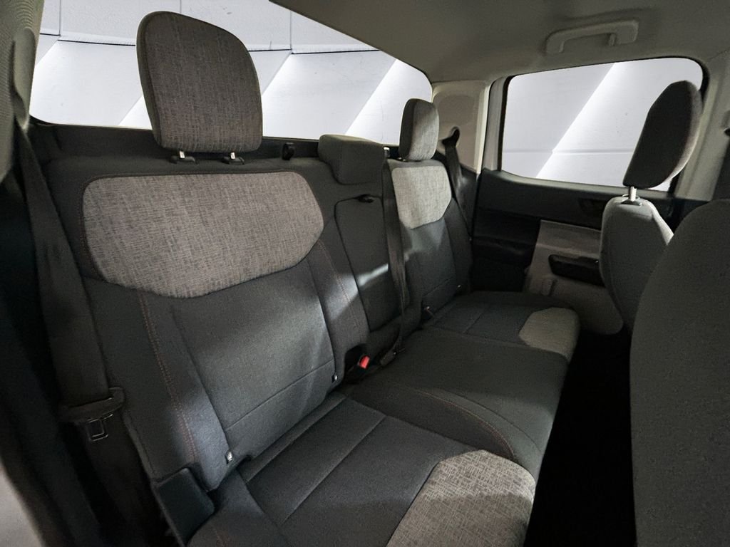 Used 2022 White Ford XLT image 16