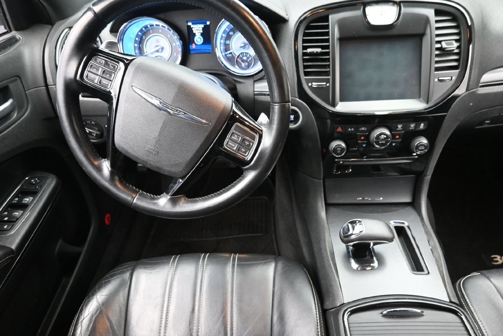 Used 2014 White Chrysler S image 14