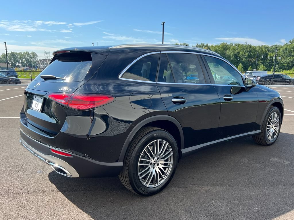 New 2027 Black Mercedes-Benz GLC 300 image 40