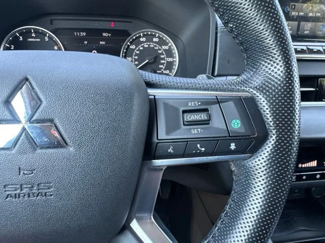 Used 2022 Gray Mitsubishi Black Edition image 23
