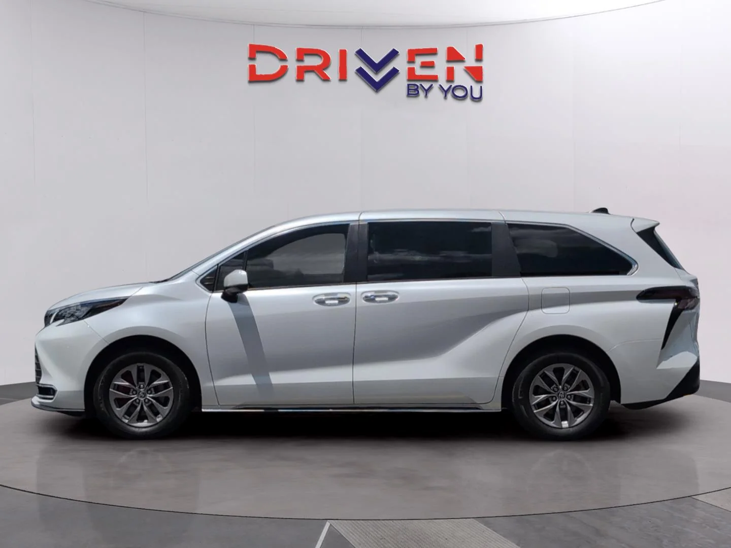 Used 2024 Windchill Pearl Toyota XLE image 2