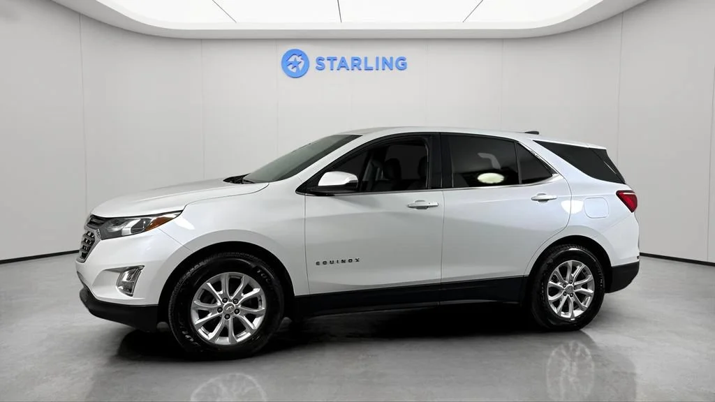 Used 2018 IRIDESCENT PEARL TRICOAT Chevrolet LT image 3