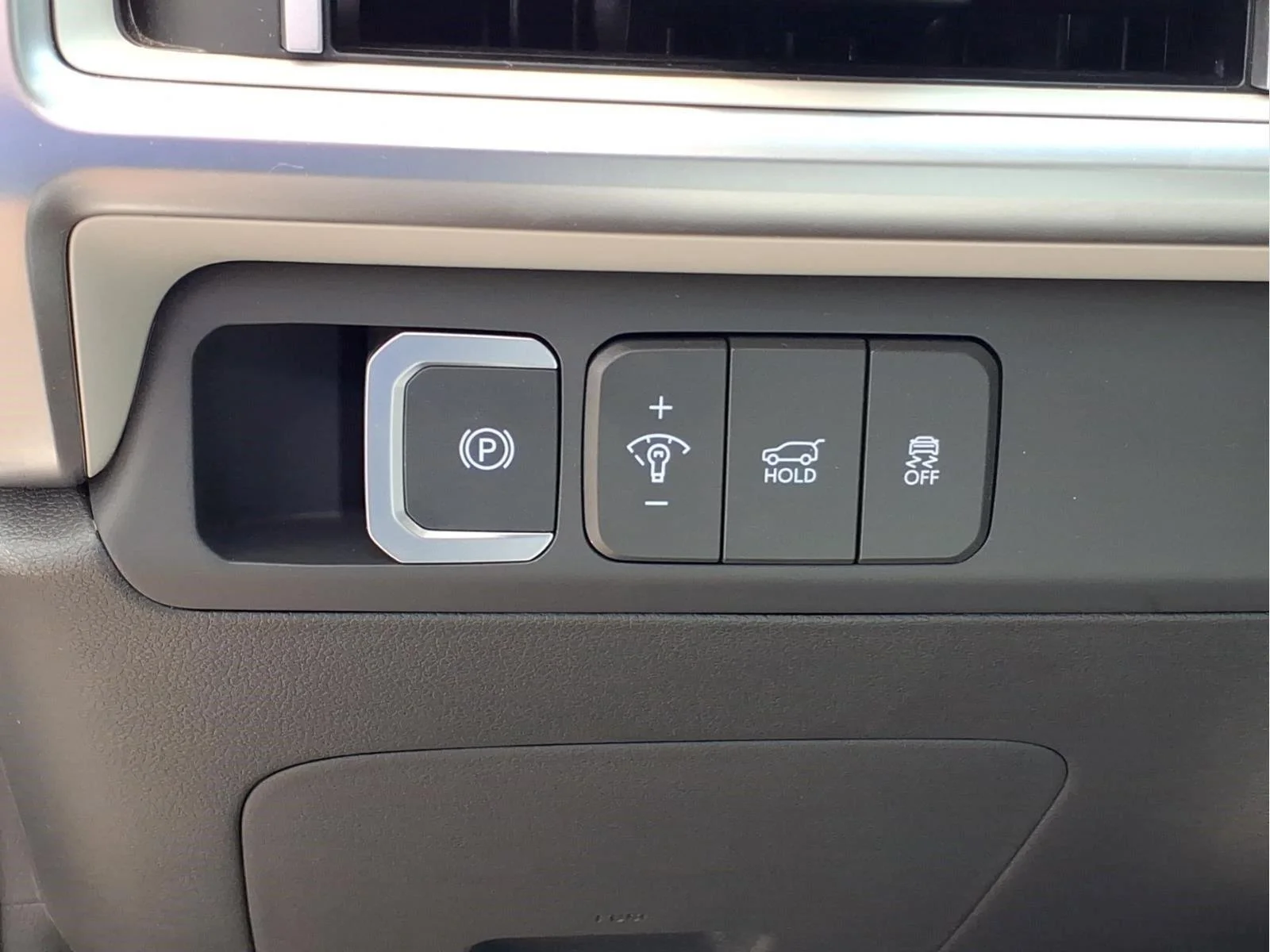 Used 2025  Hyundai SEL image 19