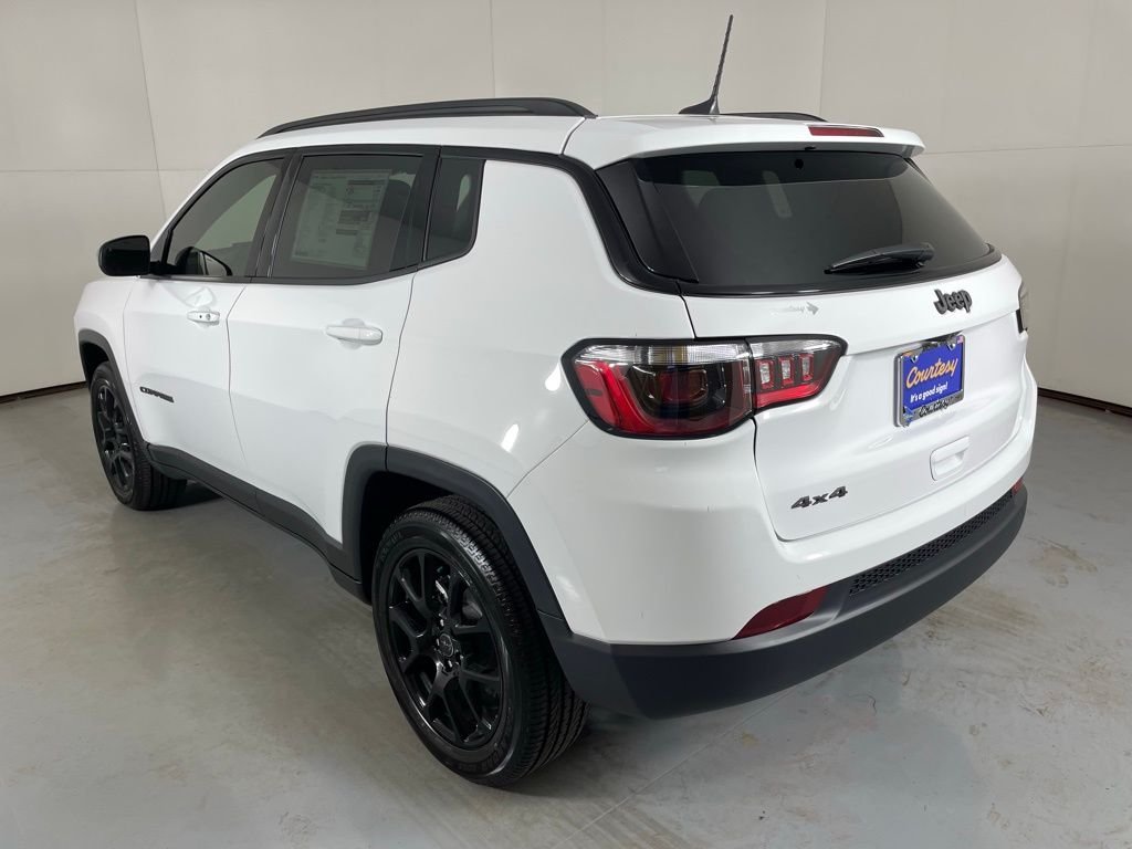 New 2026 Bright White Clearcoat Jeep Latitude image 6