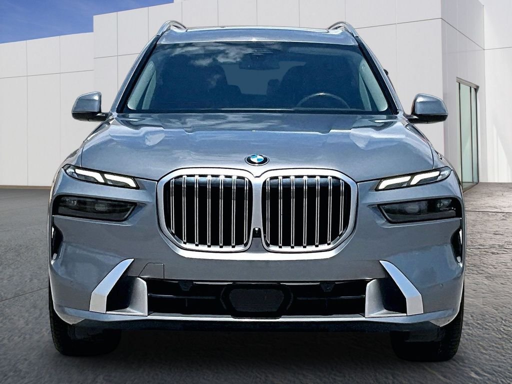 Used 2023 Gray BMW xDrive40i image 10