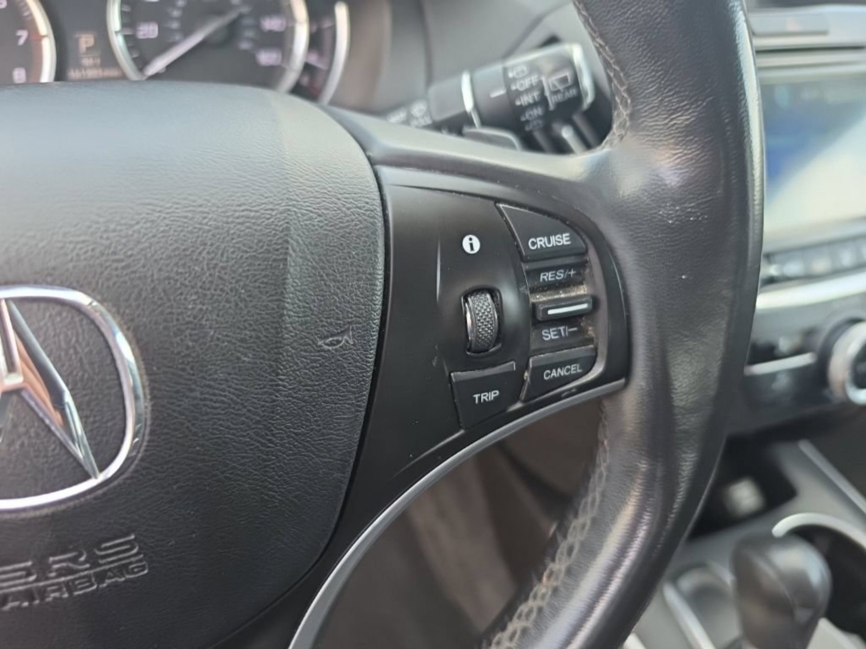 Used 2014 Silver Acura FWD image 18