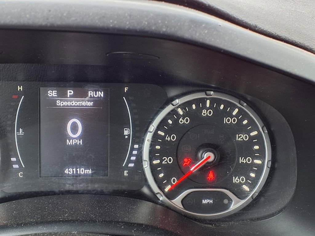 Used 2022 White Jeep Sport 4x4 image 19
