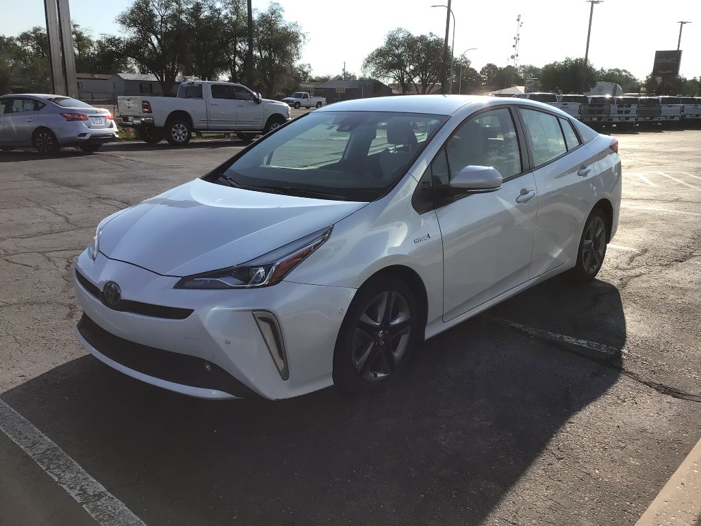 Used 2022 White Toyota L Eco image 3