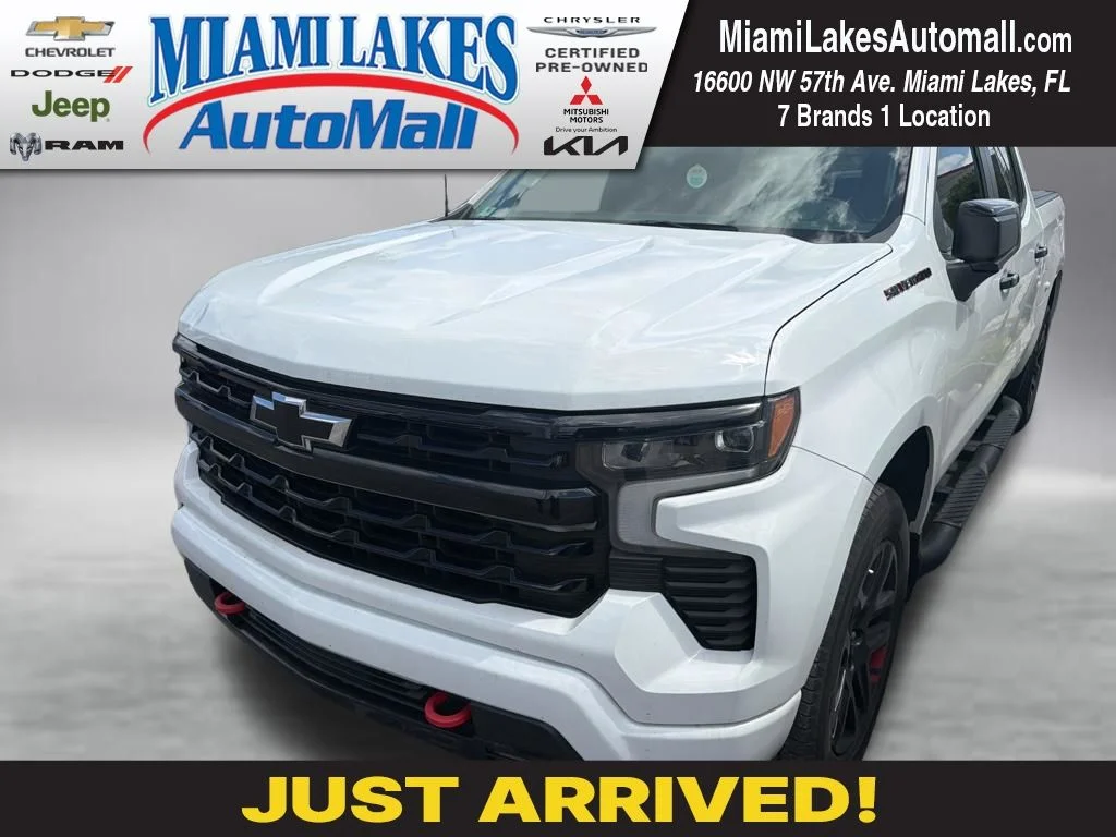 Used 2022 Summit White Chevrolet RST image 1