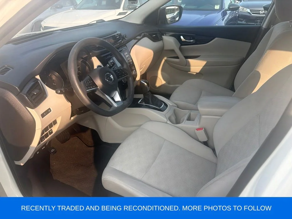 Used 2018 White Nissan SV image 3