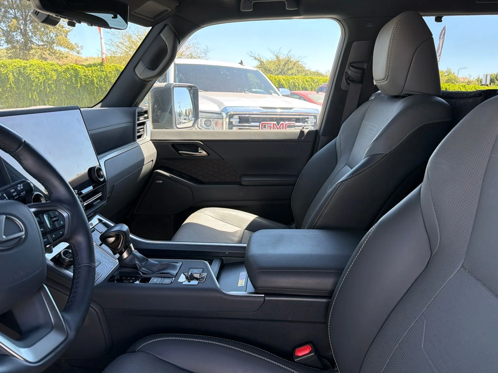 Used 2024 Incognito Lexus 550 Luxury+ image 6