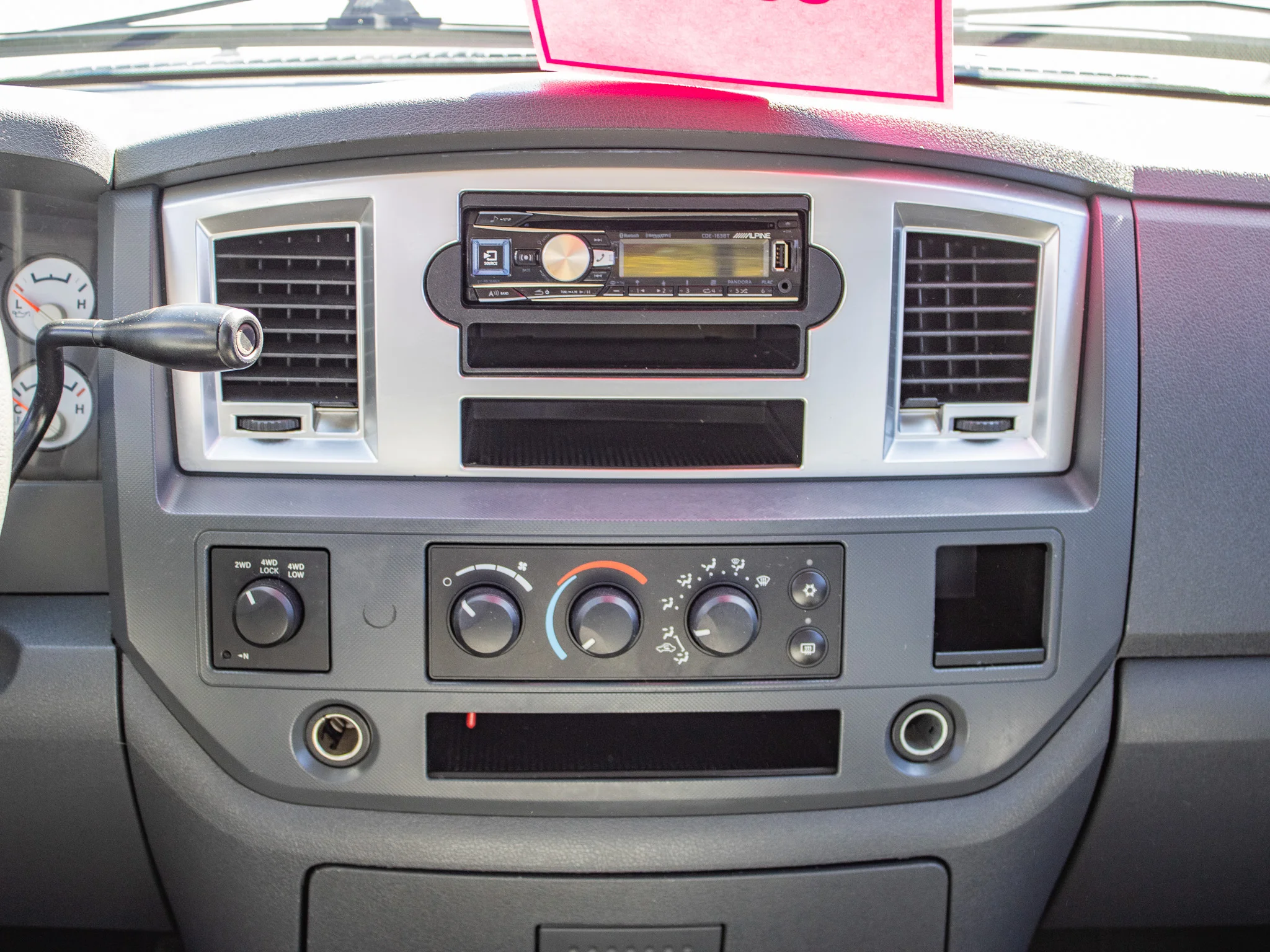 Used 2007  Dodge SLT image 21
