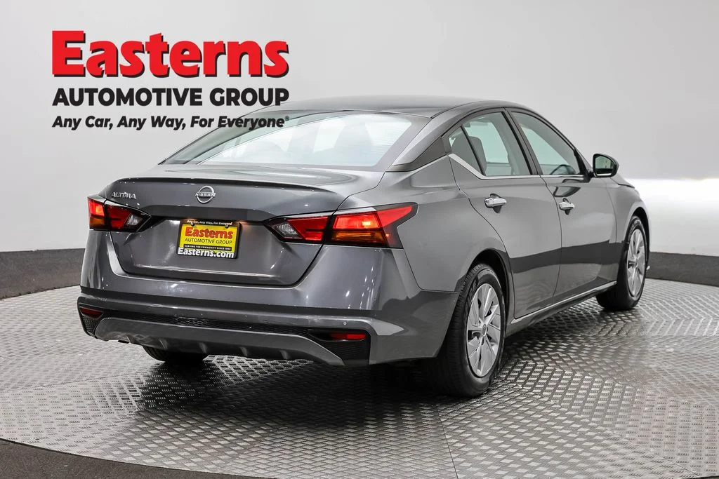 Used 2023 Gray Nissan 2.5 S image 5
