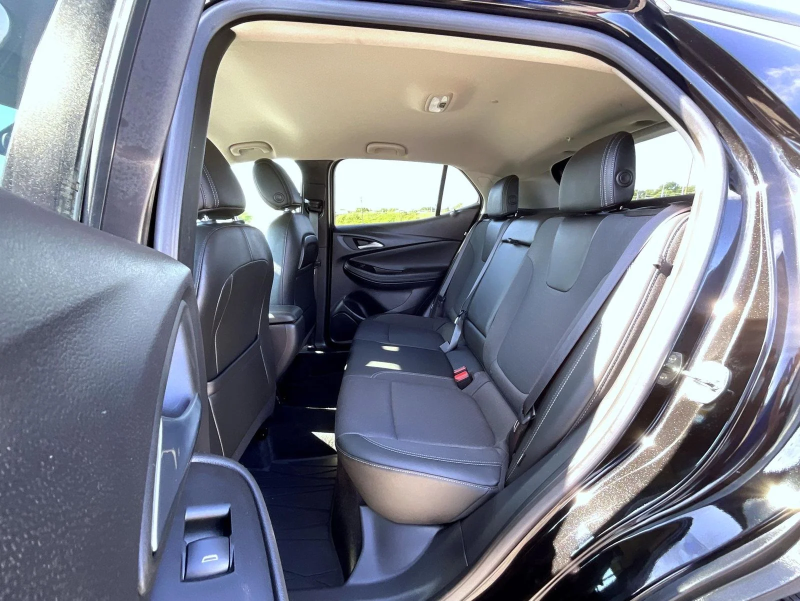 Used 2023 Black Buick Select image 19