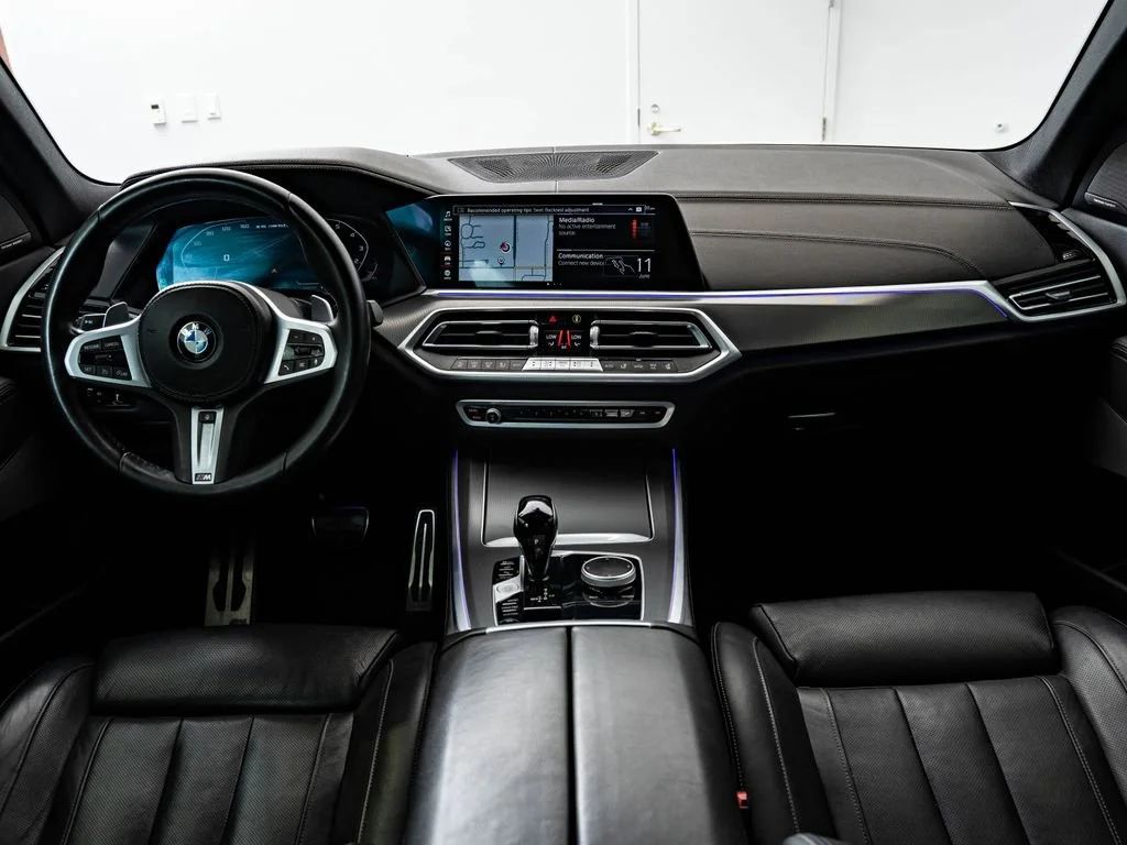 Used 2022 Arctic Gray Metallic BMW M50i image 35