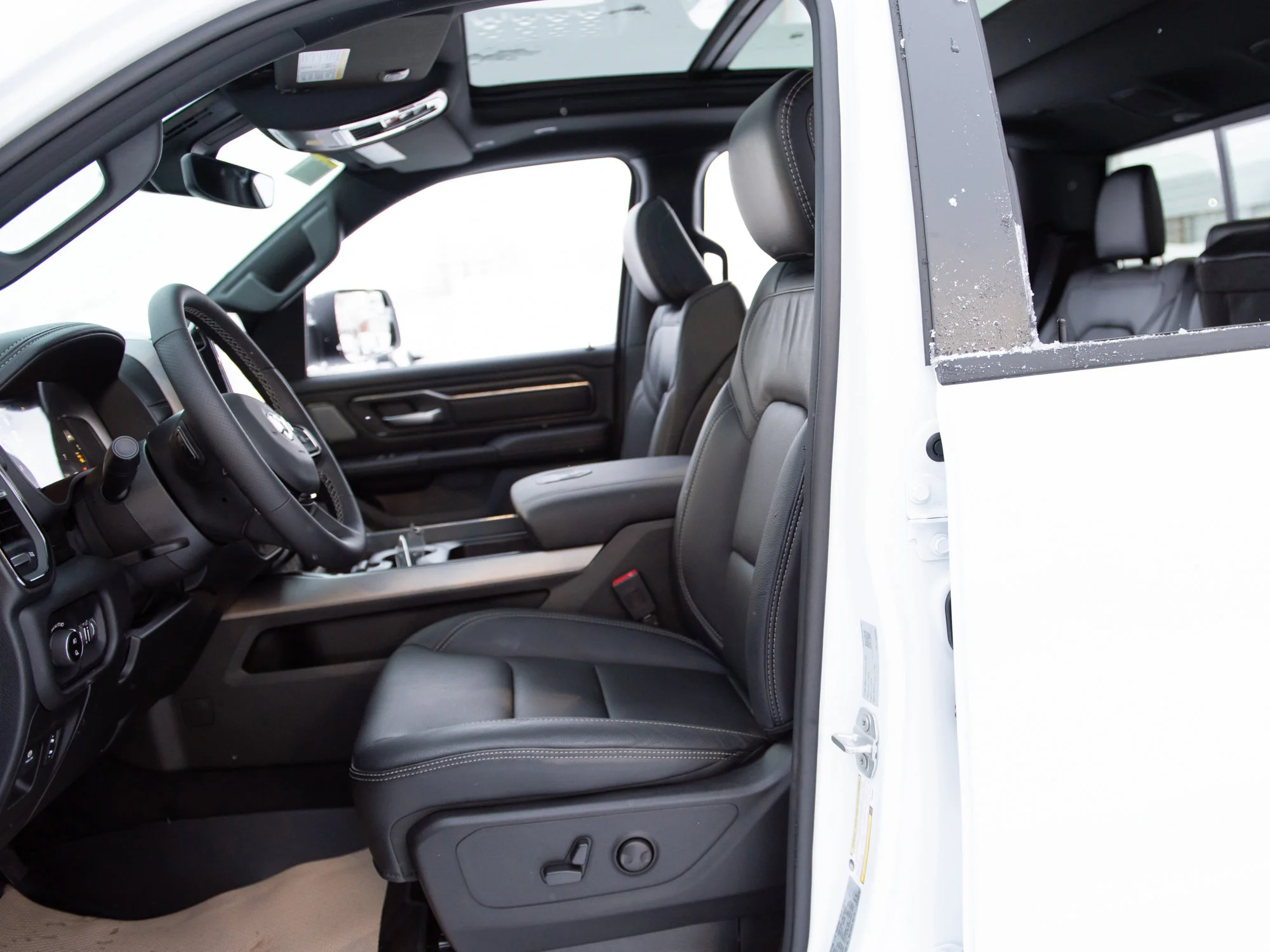 New 2026 White RAM Sport* HEMI V8 image 21