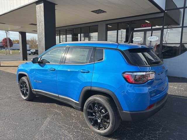 New 2026 Hydro Blue Pearlcoat Jeep Latitude image 5