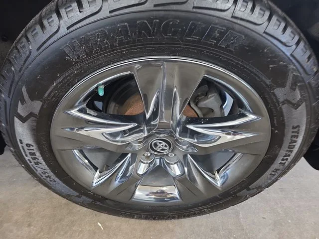 Used 2018 Shoreline Mist Toyota Limited Platinum image 35