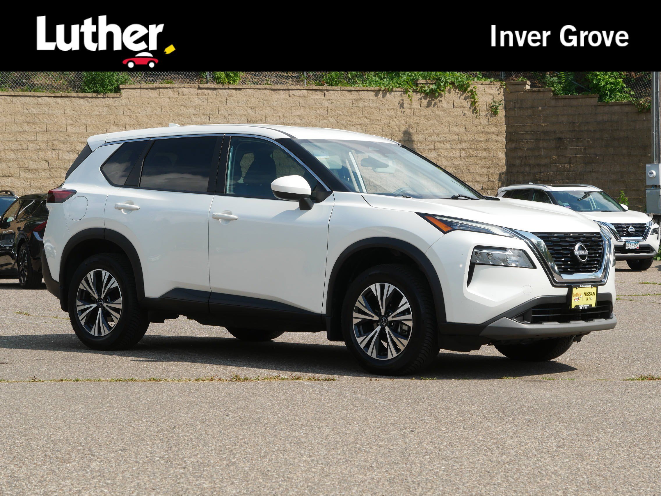 Certified Used 2023 Pearl White Tricoat Nissan SV image 1